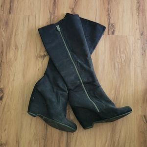 Mia Black Wedge Boots